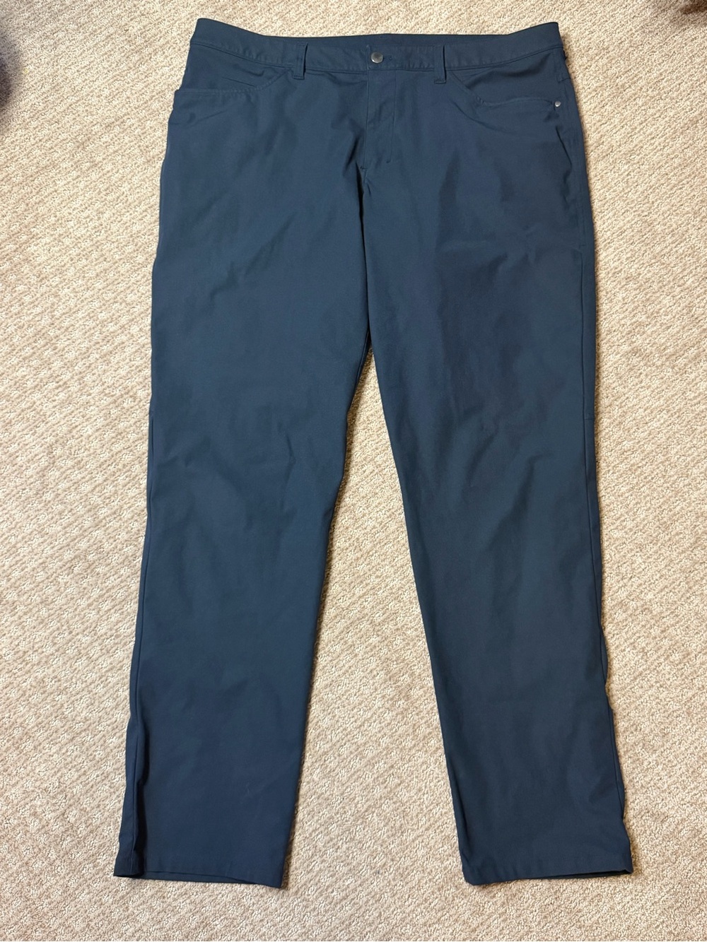 Lululemon men’s ABC 5 Pocket Warpstreme Pants size 38, inseam 32”